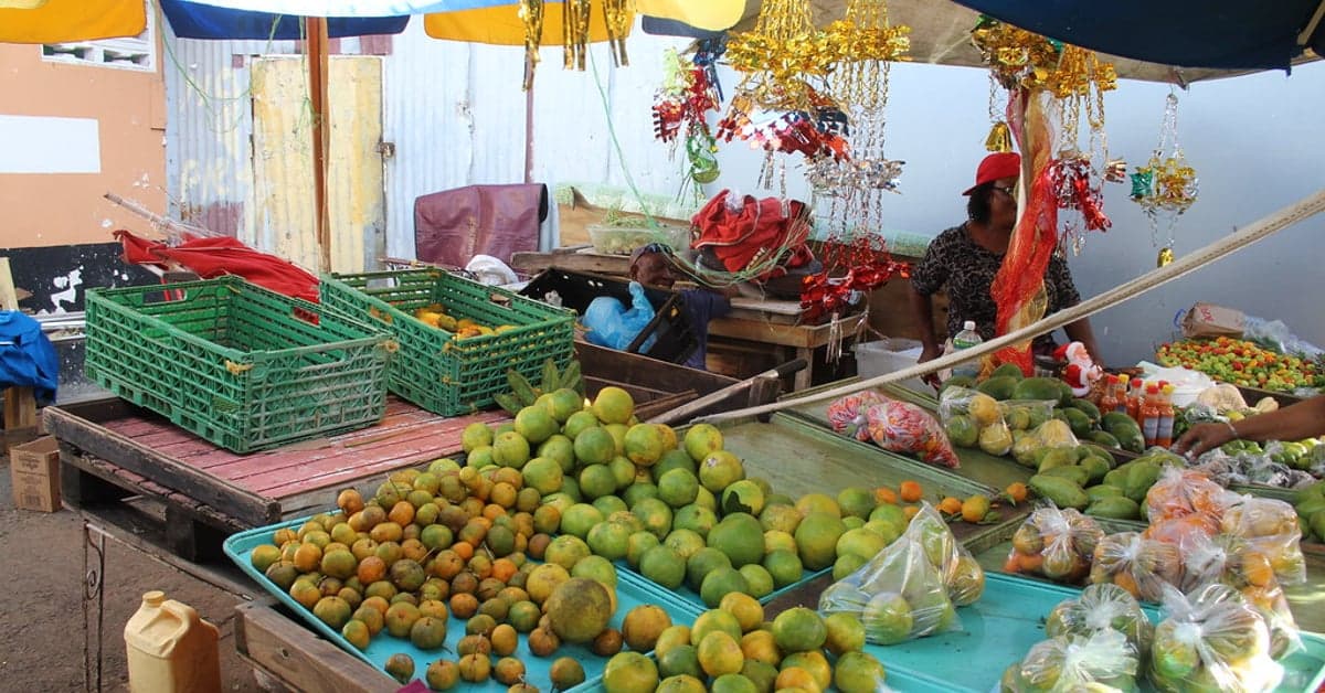 Caribbean Markets & Beach Shopping (2026): 8 Best, 3 to Skip