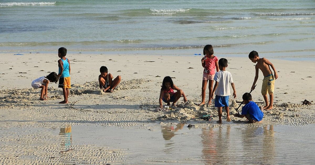 How to Travel with Kids to Beach Destinations: Age by Age Guide